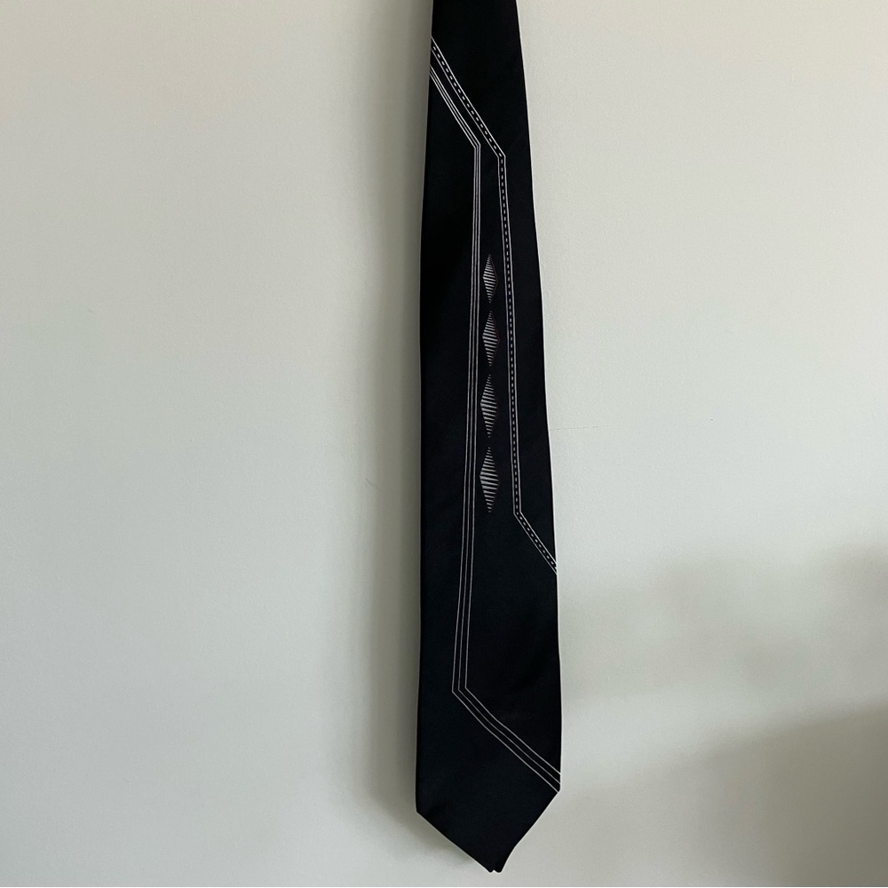 Elegant Men's Black Tie